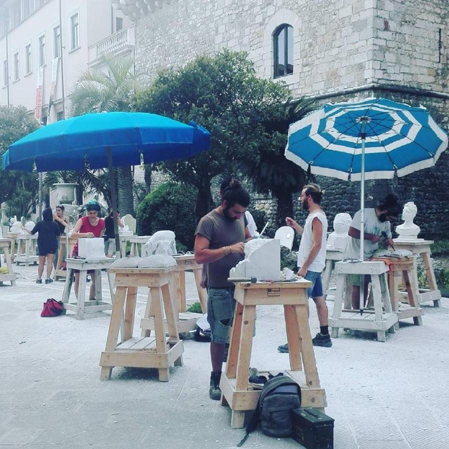 Brezza Marina Panzió Marina di Carrara Kültér fotó
