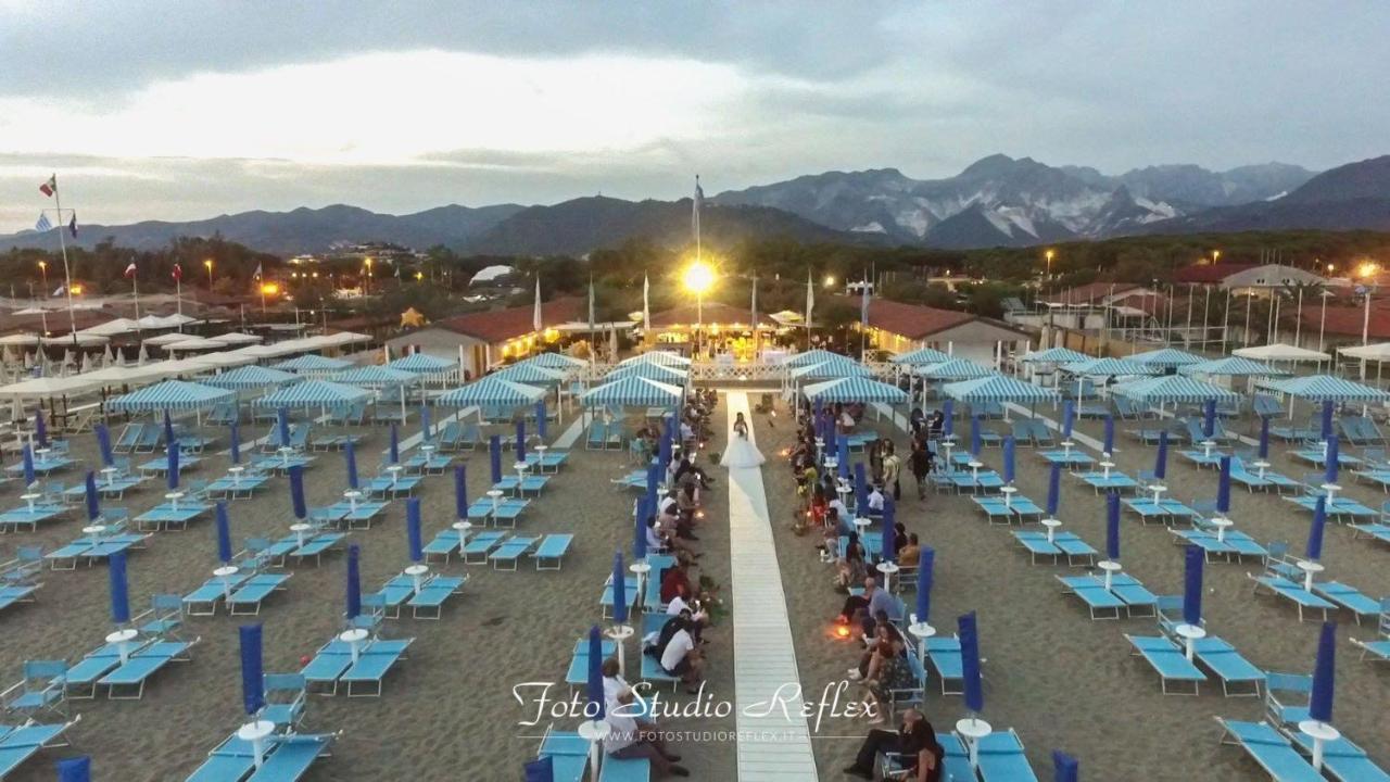 Brezza Marina Panzió Marina di Carrara Kültér fotó