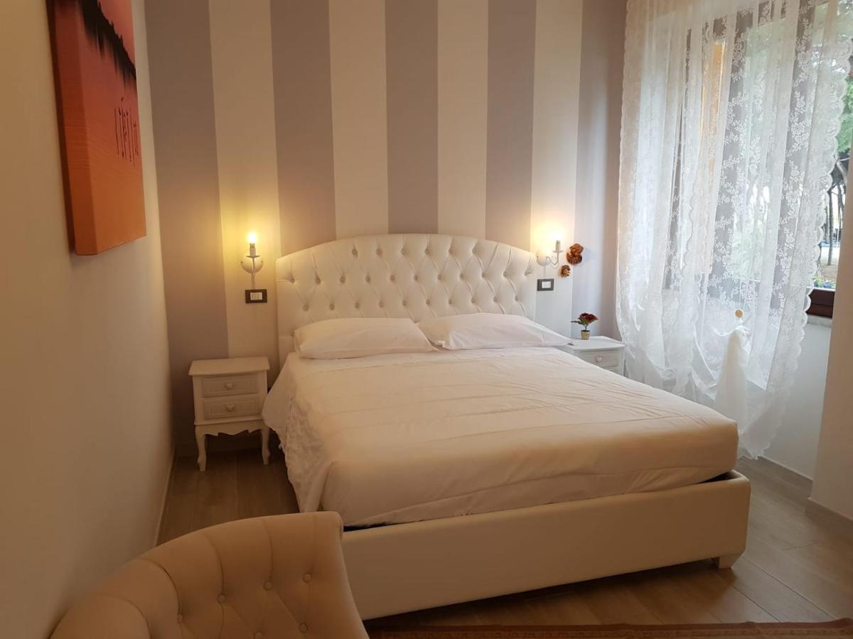 Brezza Marina Panzió Marina di Carrara Kültér fotó