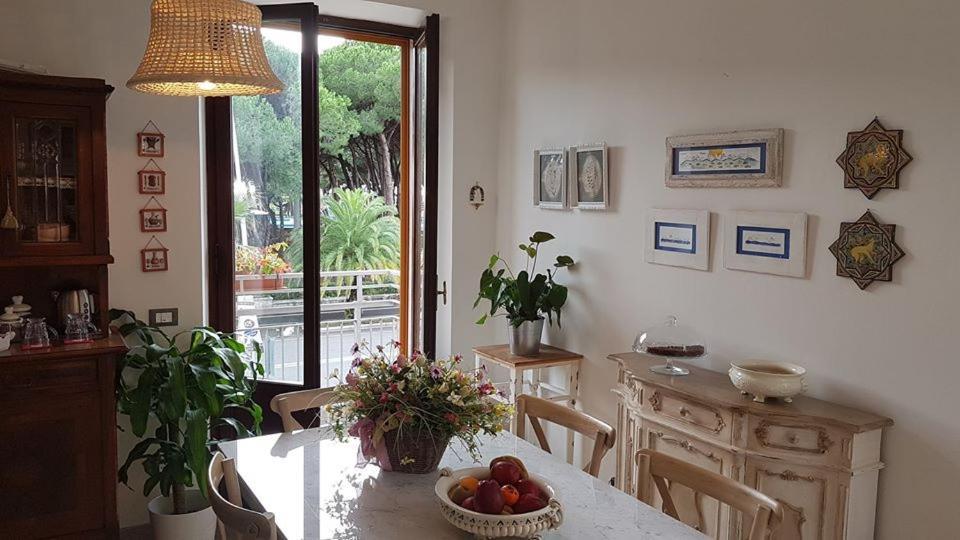 Brezza Marina Panzió Marina di Carrara Kültér fotó