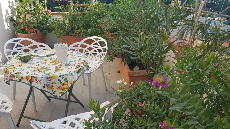 Brezza Marina Panzió Marina di Carrara Kültér fotó
